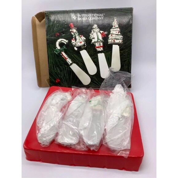 International Silver Company Christmas Holiday Cheer 4pc Spreader Set Santa NEW - Picture 9 of 10